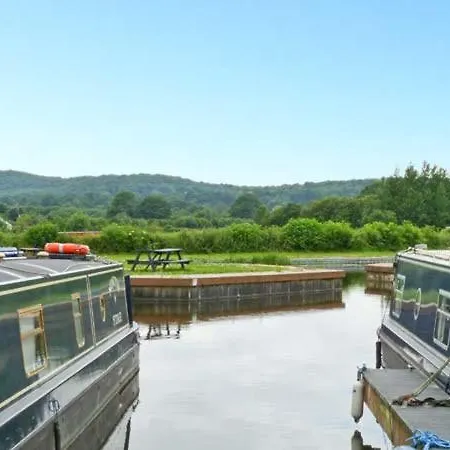 10 Swan House Holiday home *