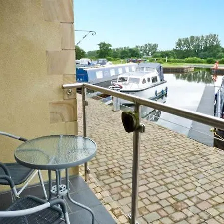 10 Swan House Ferienhaus *